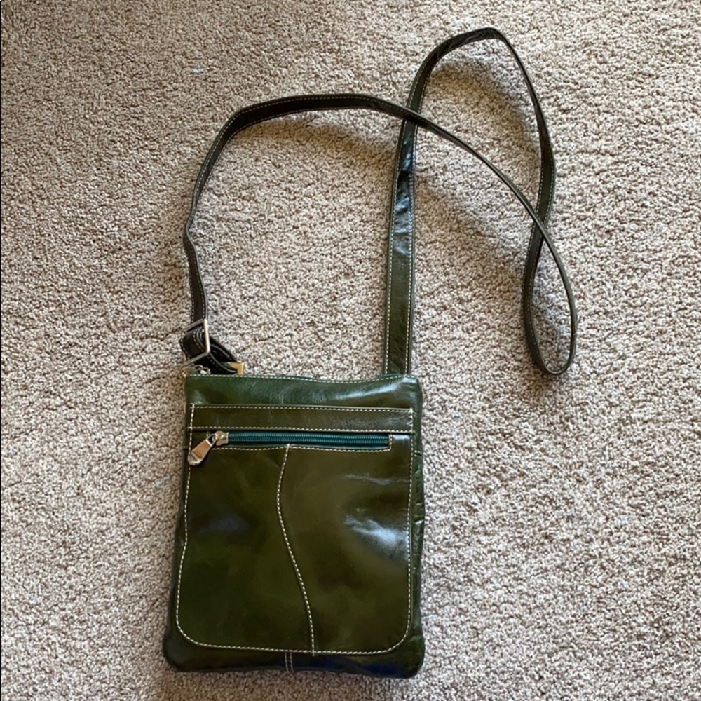 NWOT Leather hunter green purse